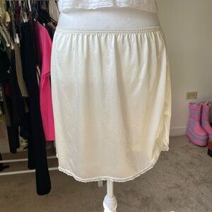 Vanity Fair Style 11-760 Off White Champagne Lace Side-Slit Half Slip Skirt